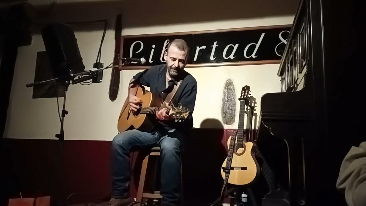 Carlos Chaouen (Café Libertad 8)