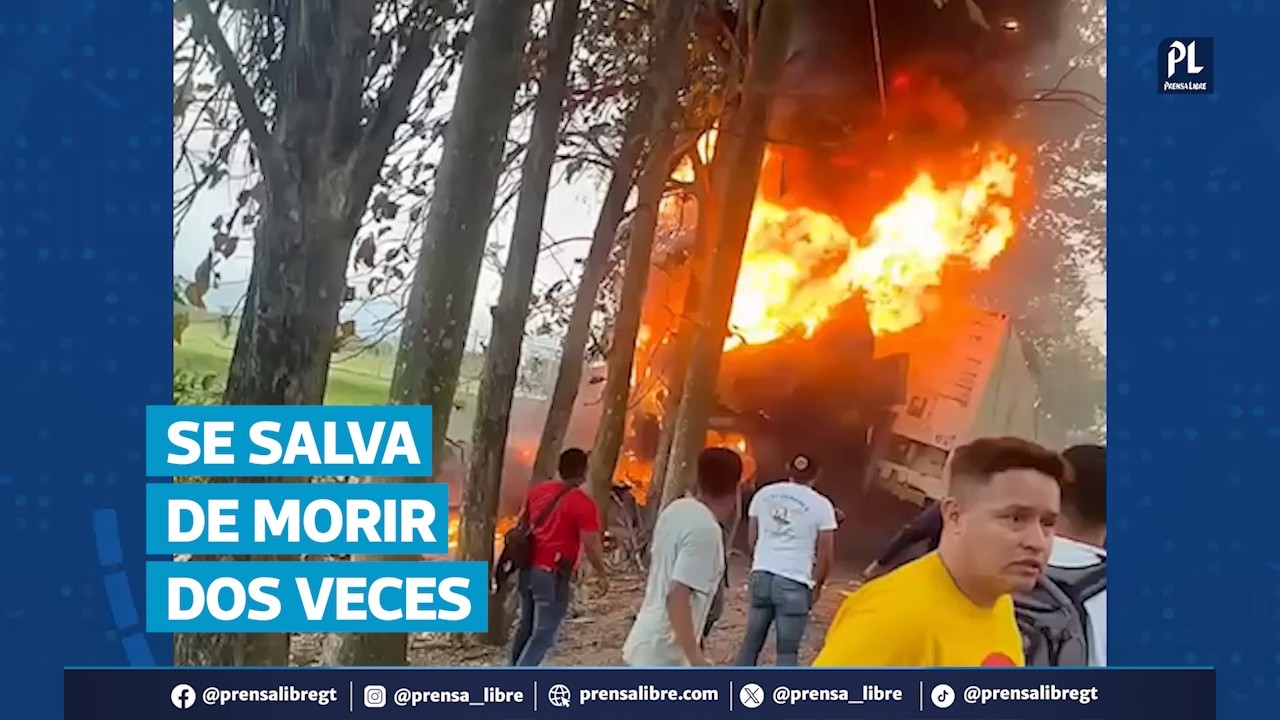 Piloto de tráiler sobrevive a choque e incendio en la ruta al Atlántico, en Morales, Izabal
