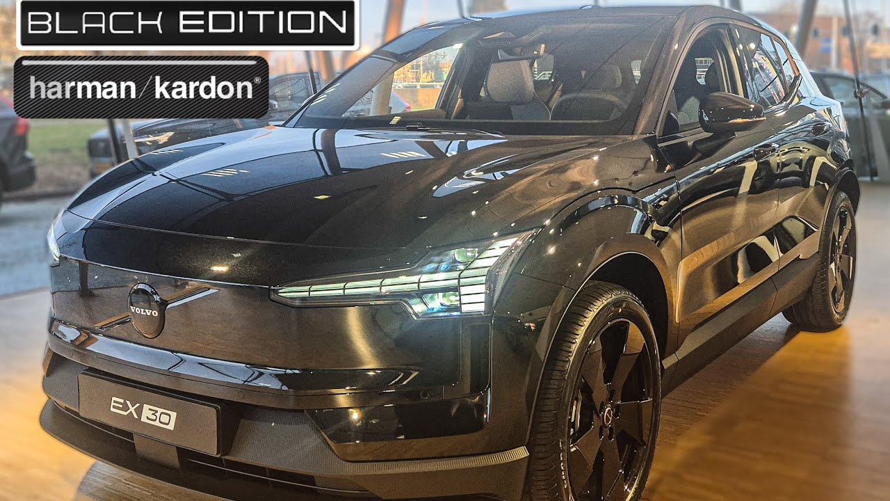 Volvo EX30 Black Edition | Onyx Black Metallic 