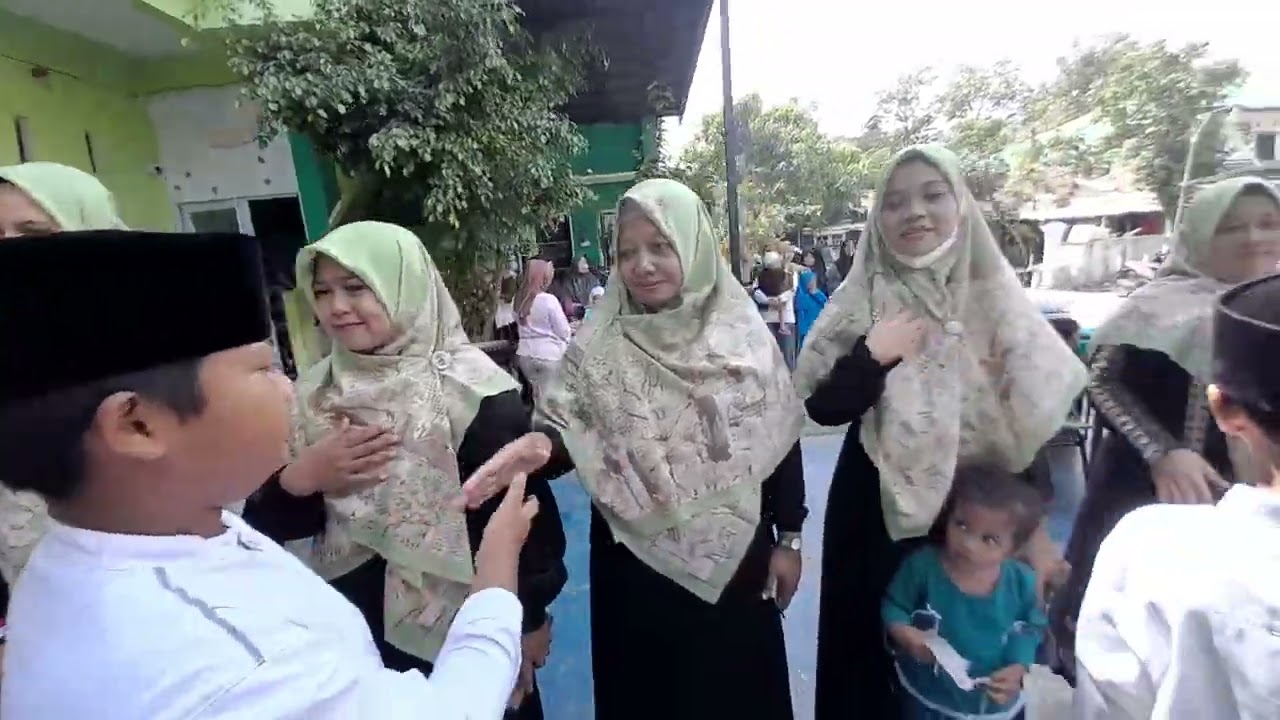 Bermaaf-maafan bersama seluruh walimurid kelas 6