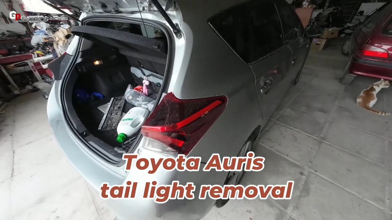 Toyota Auris  2012 — 2018  tail light removal