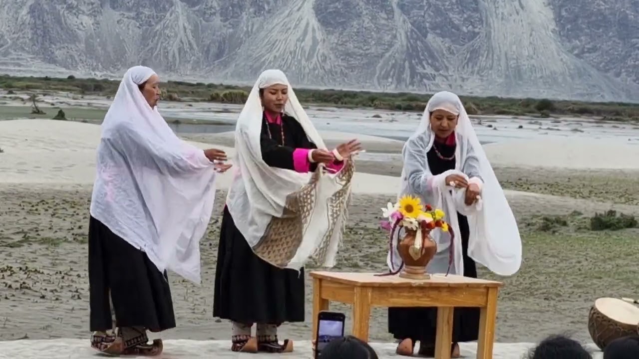 At sumoor send dune nubra #Ladakhi dress and 💃 