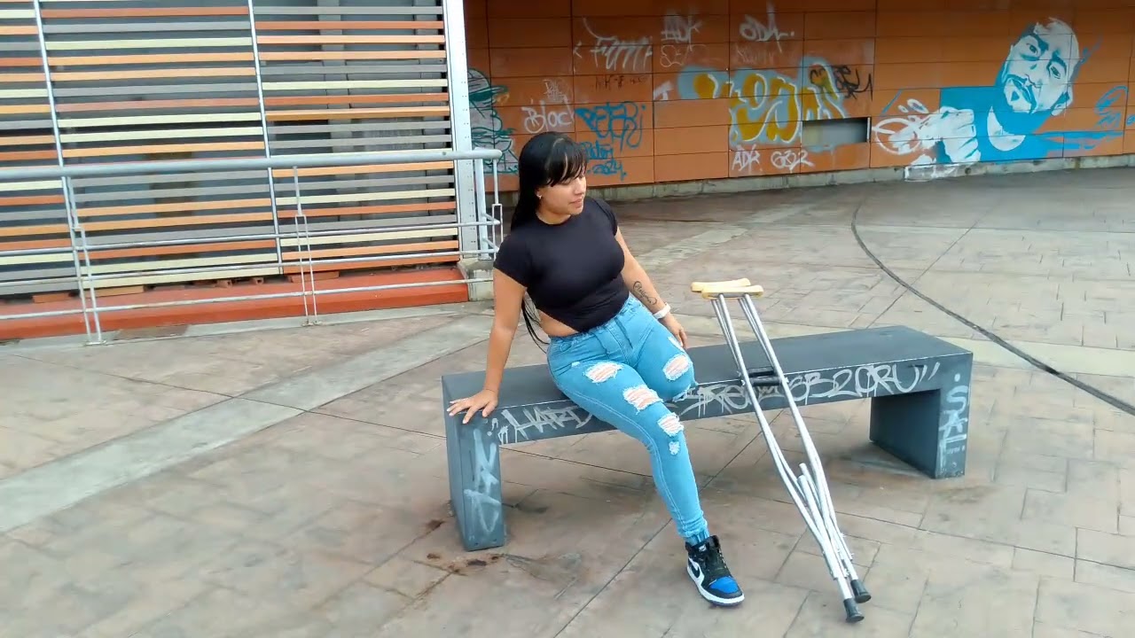CAMINANDO CON MIS MULETAS