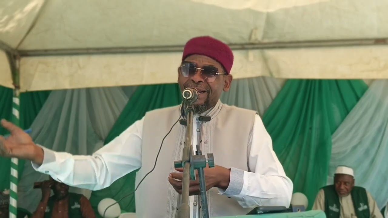 Dr. Salihannur) Akwai Wani Hadi Na Watan Ramadan Kareem