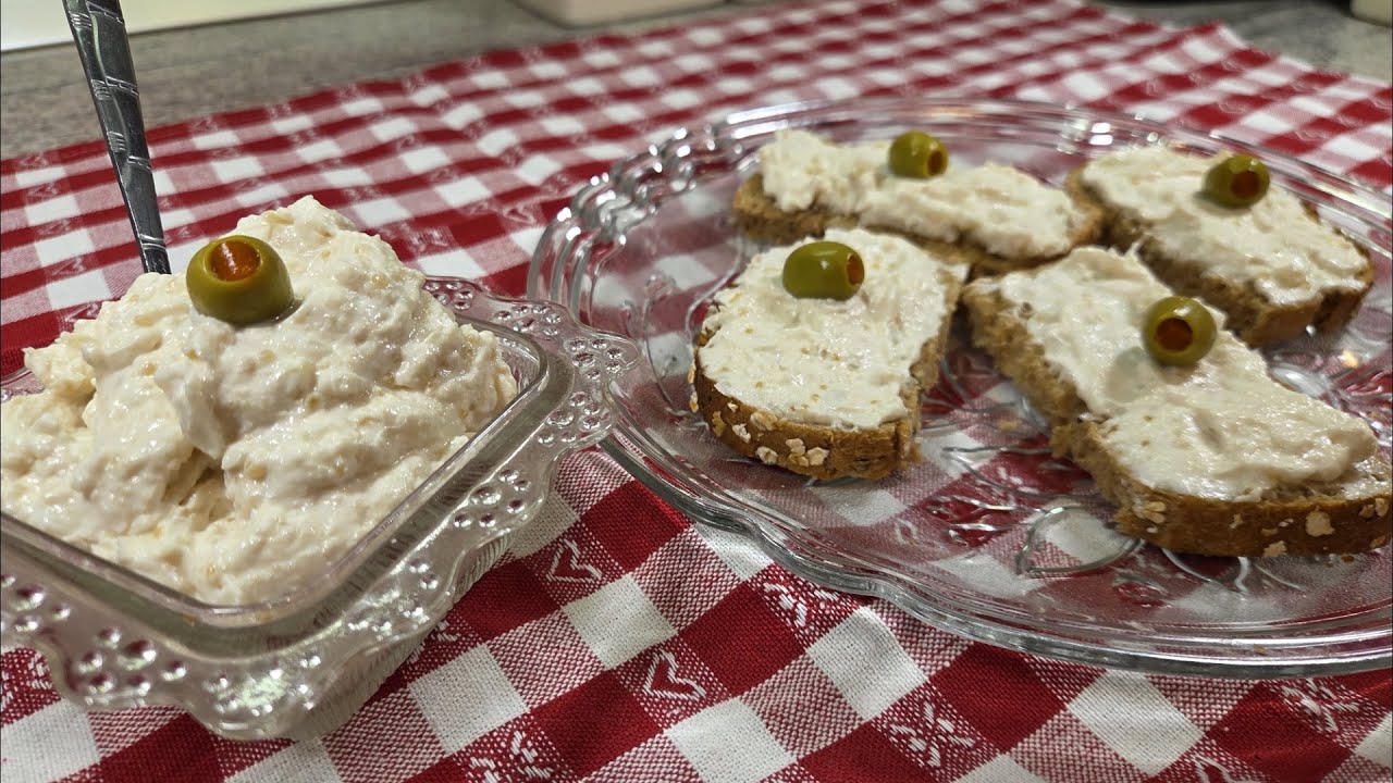 SALATĂ DE ICRE CU CEAPĂ