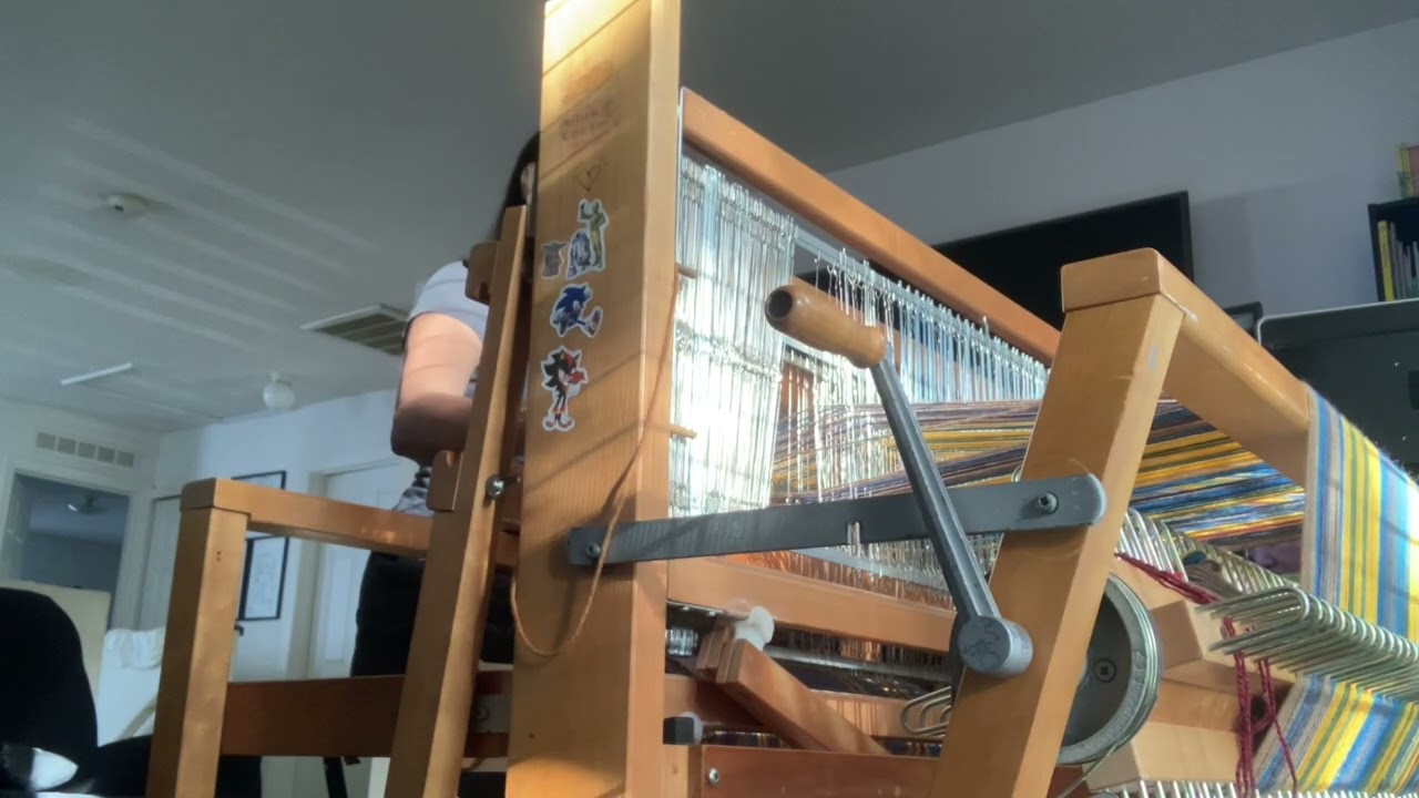 Twill weaving in the ocean. 