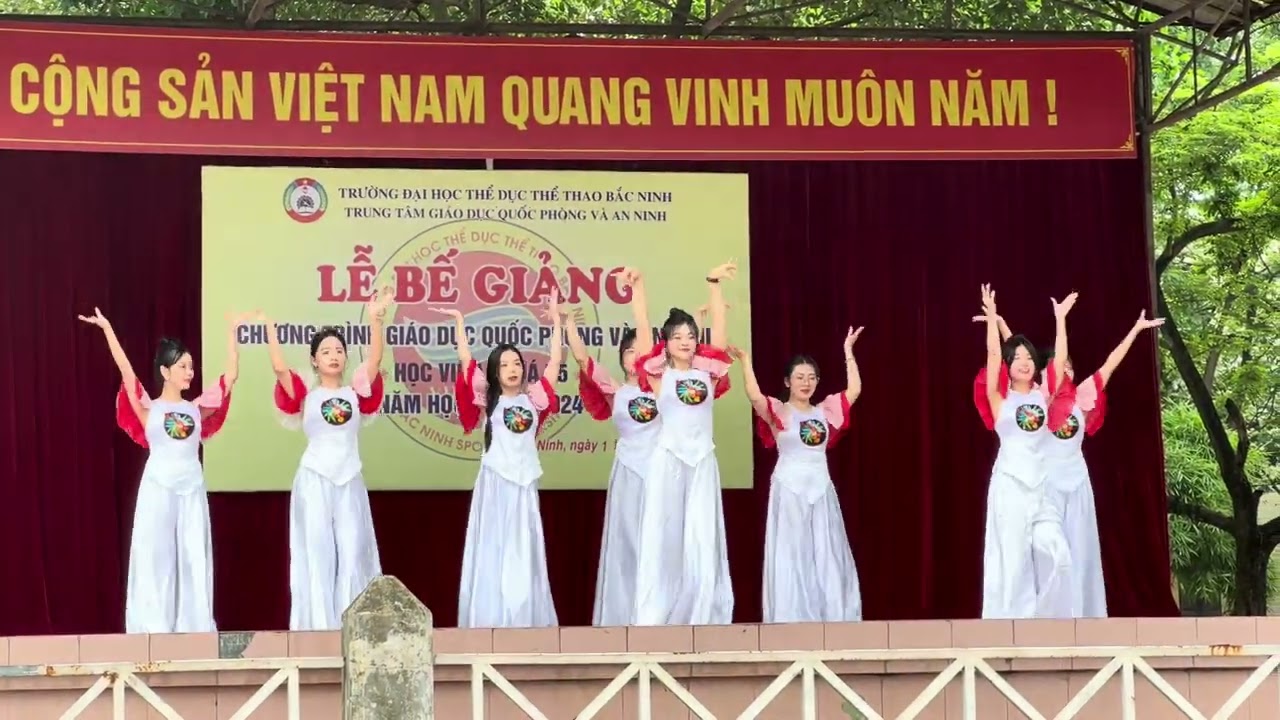 THEO EM VỀ NHÀ- ĐẠI ĐỘI 1 TRƯỜNG ĐH CN ĐÔNG Á