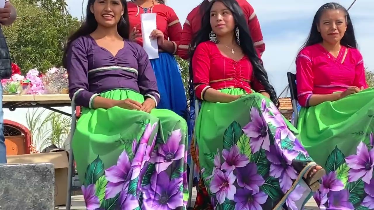 Coronación de las reinas de tateikie 