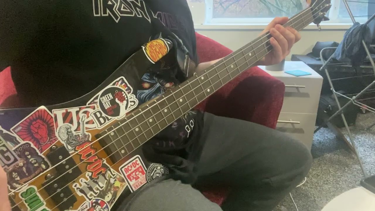 Green day - still breathing / bass cover 
