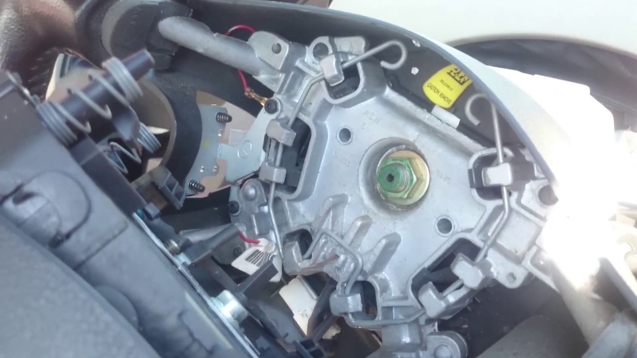 Nissan Primera P12 retirar Airbag do volante
