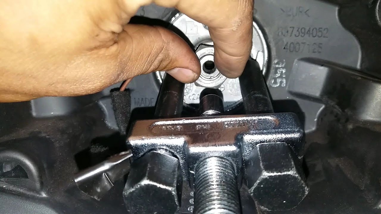 COMO RETIRAR VOLANTE CHEVROLET CELTA