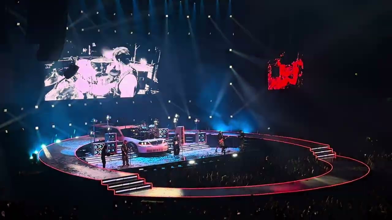 English Love Affair - 5 Seconds Of Summer Live - Everyone&rsquo;s A Star Tour