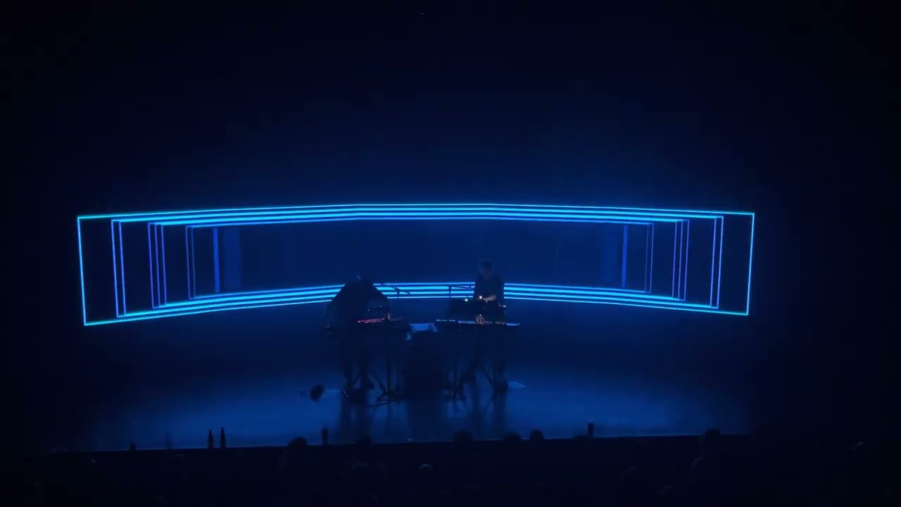 Weval - Changed for the Better - Gimme Some (Live at TivoliVredenburg)