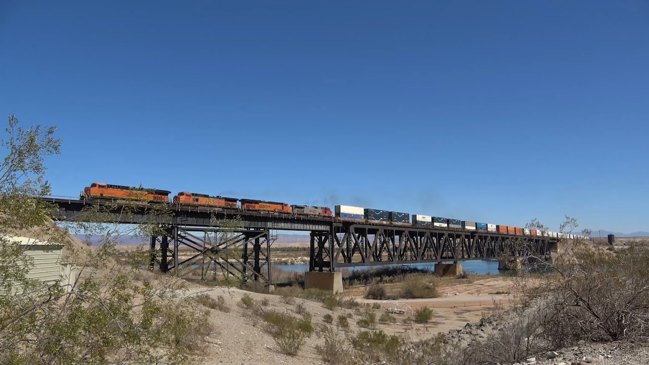 4k-Sunrise till noon at Topock Az. Three meets, PSR, DPU and loads of intermodal on the Seligman Sub