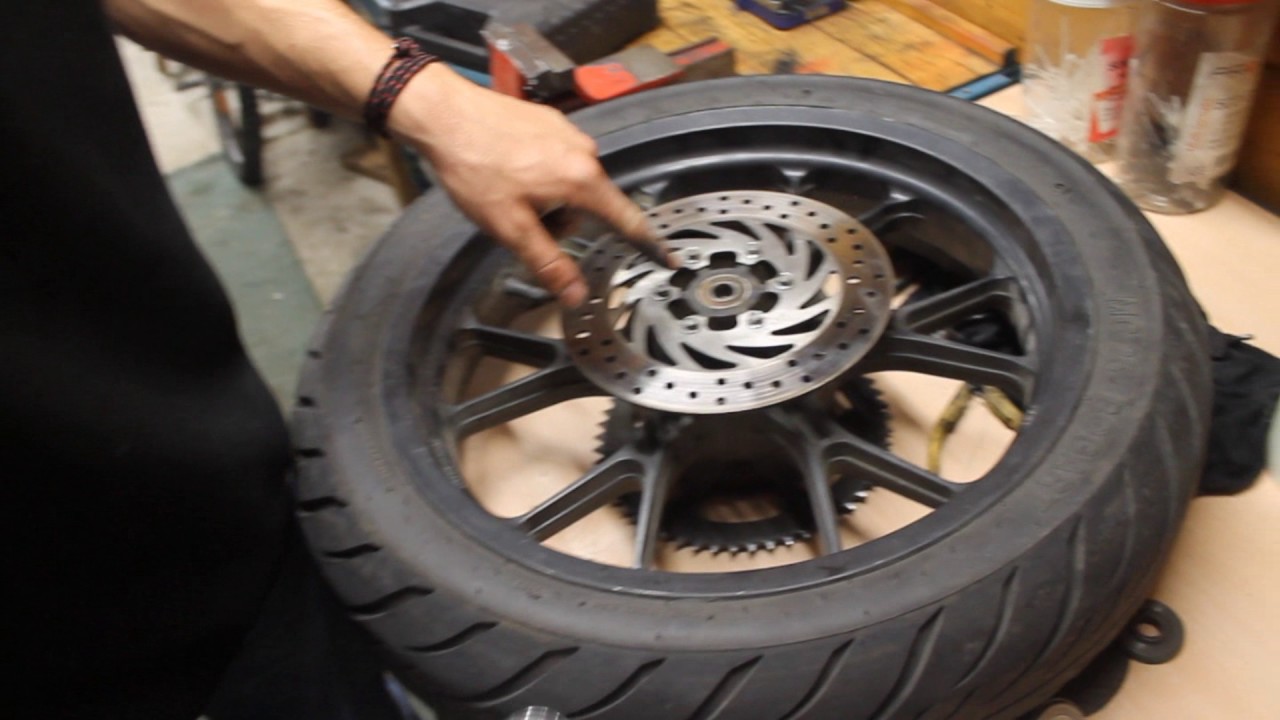 LPT n°1: Changer ses plaquettes freins , disque et purge de frein Derbi 50cc