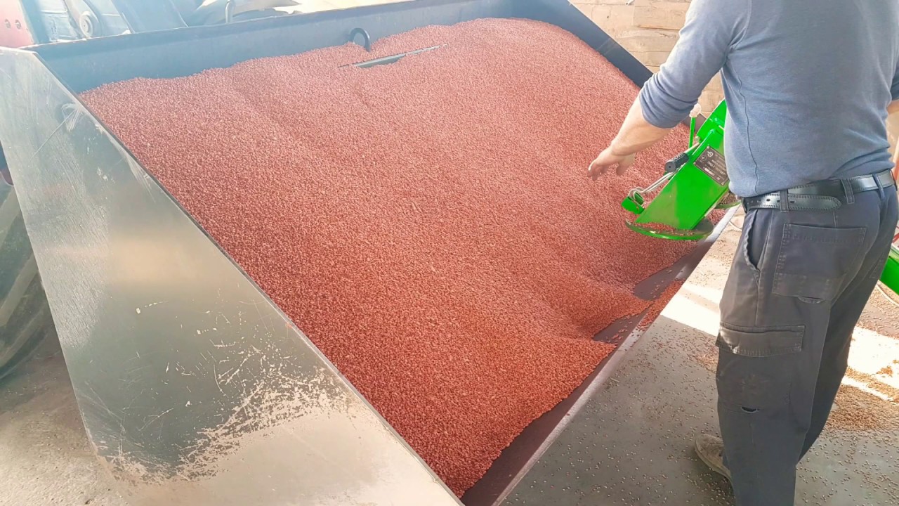 Semanat grau 2019. 2x New Holand T6 175, 2x Pottinger Vitasem 402, John Deere 6920, Pronar T 680