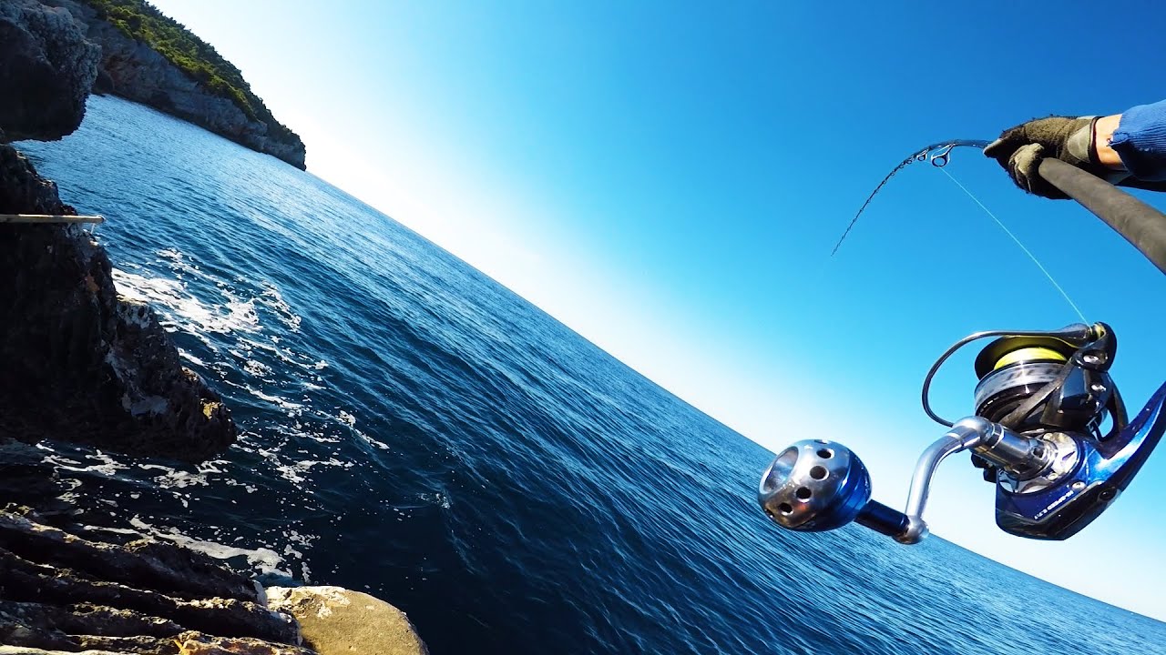 That was Savage! | Fishing for monster Bluefin Tuna off the rocks