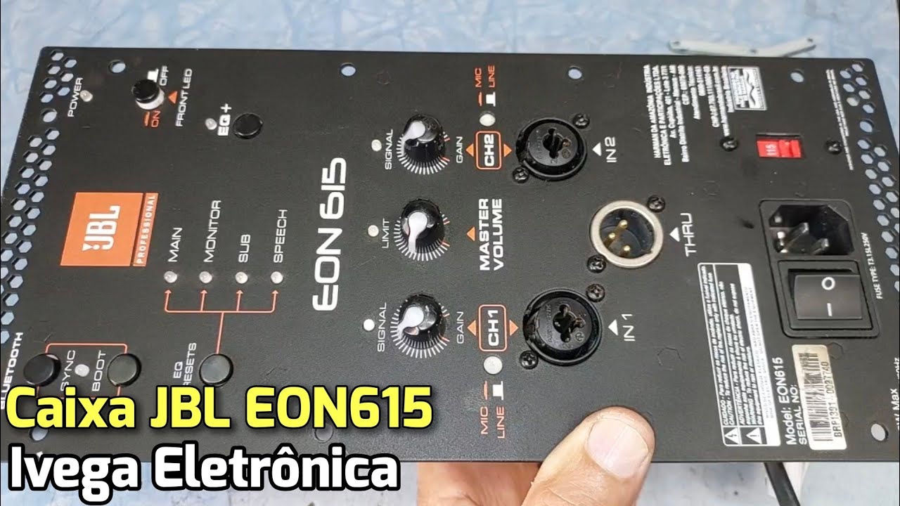 JBL EON615, parte do amplificador e fonte, ligada no 220V.