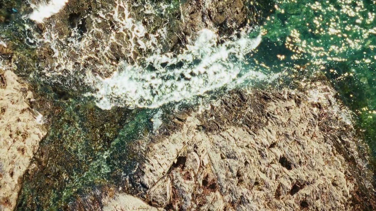 Hilgrove Kenrick: Ambient Seascape - An hour of relaxing, mindful, meditative vocals and strings