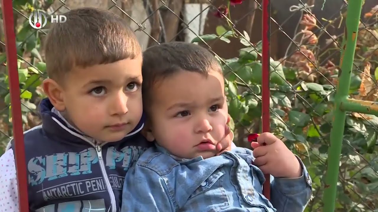 ՄԵՆՔ ԵՆՔ, ՄԵՐ ՍԱՐԵՐԸ  ՀԵՐՀԵՐ  MENQ ENQ, MER SARER@  HERHER