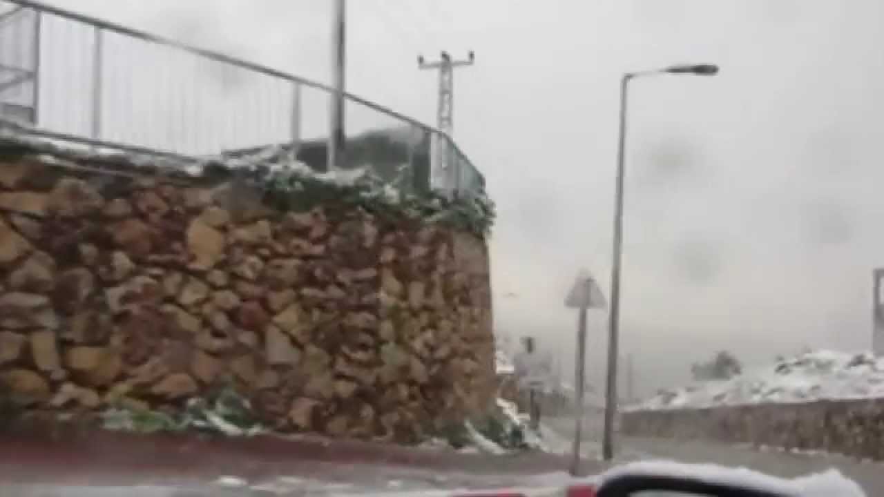 تساقط الثلوج في المغار لاول مرة منذ 23 عام! تصوير - اجود خريس