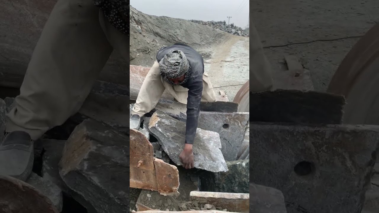 VERY BIG ROCK CRUSHED BY BLUE CRUSHER MACHINE #ROCKCRUSHER #WOWCRUHSING