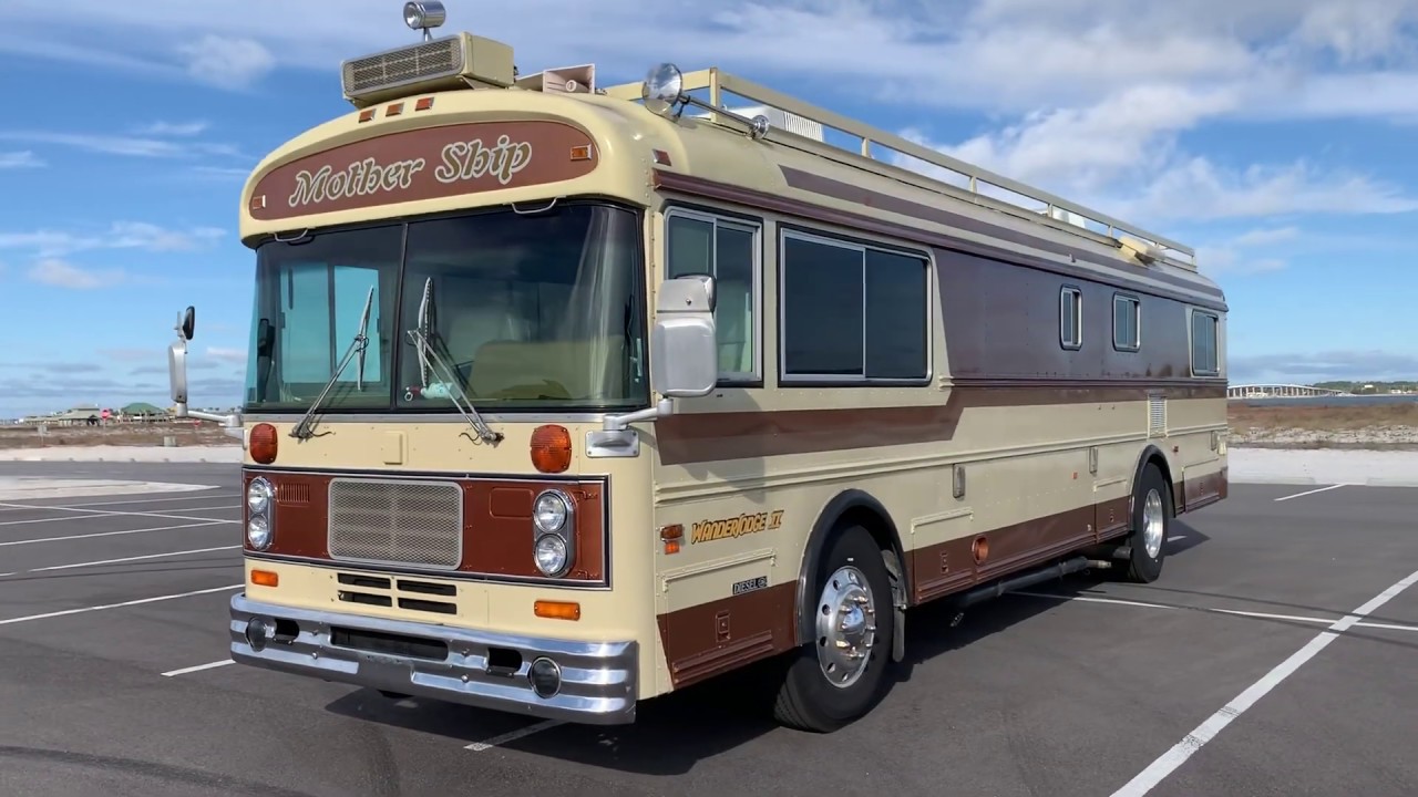 Exterior Walkaround on 1984 Bluebird Wanderlodge for sale