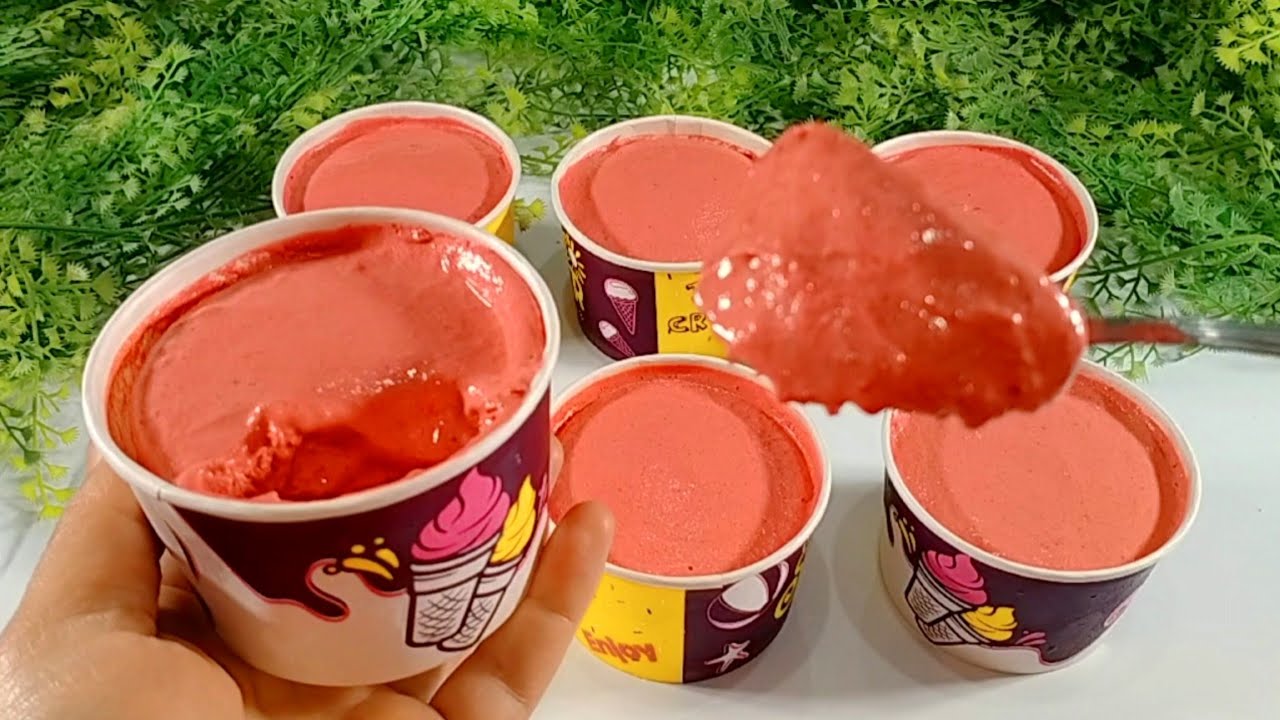 ايس كريم الفراوله الصحي 🍓في الخلاط  في خمس دقائق وبثلاث مكونات  فقط بدون حليب محلى مكثف 🔥