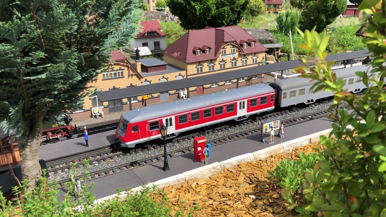 LGB IVK 145 auf schmaler Spur durch die Eisenbahnwelten