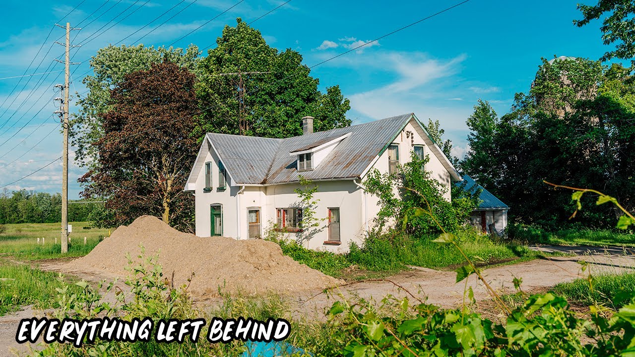 Farmhouse with EVERYTHING left behind! Abandoned for 10 Years! (Forgotten Homes Ontario Ep.70)