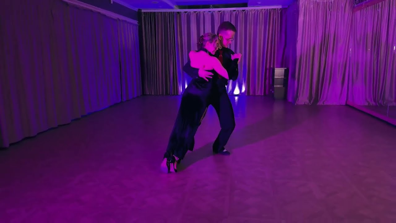 Cross-step waltz - No Time to love