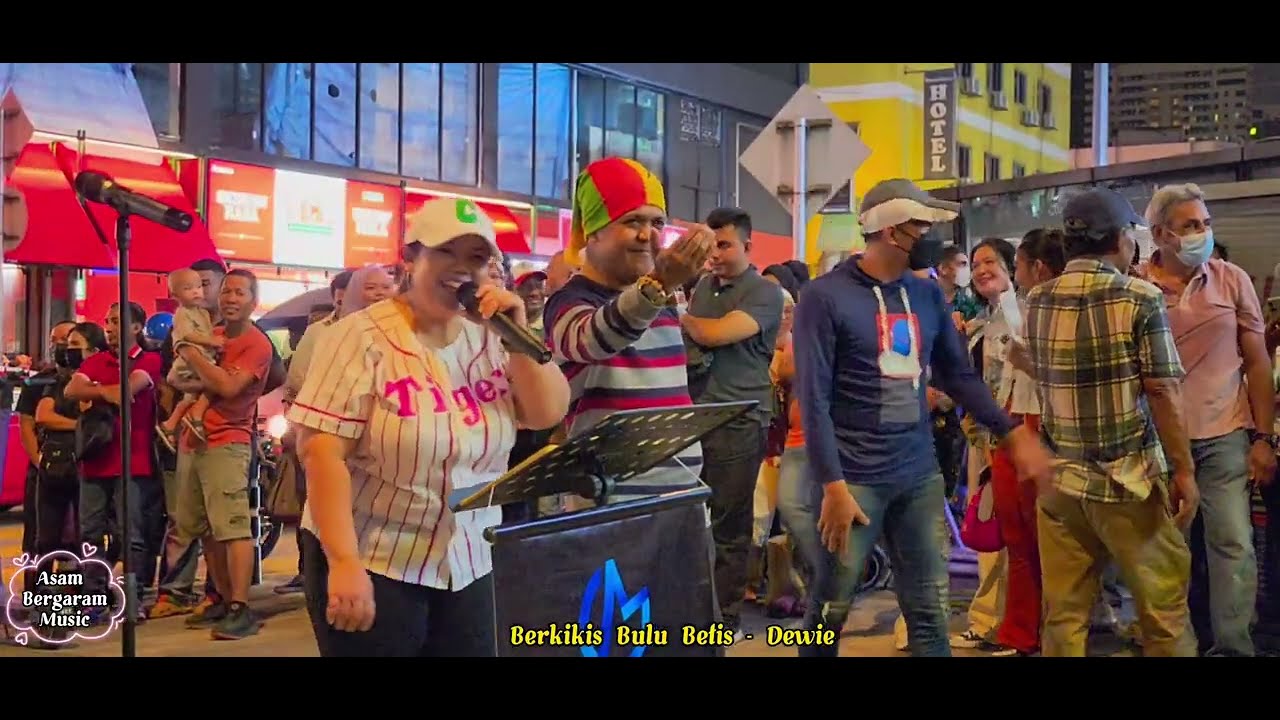 Jom tengok poco poco di Bukit Bintang Kuala Lumpur...Berkikis Bulu Betis  - Dewie
