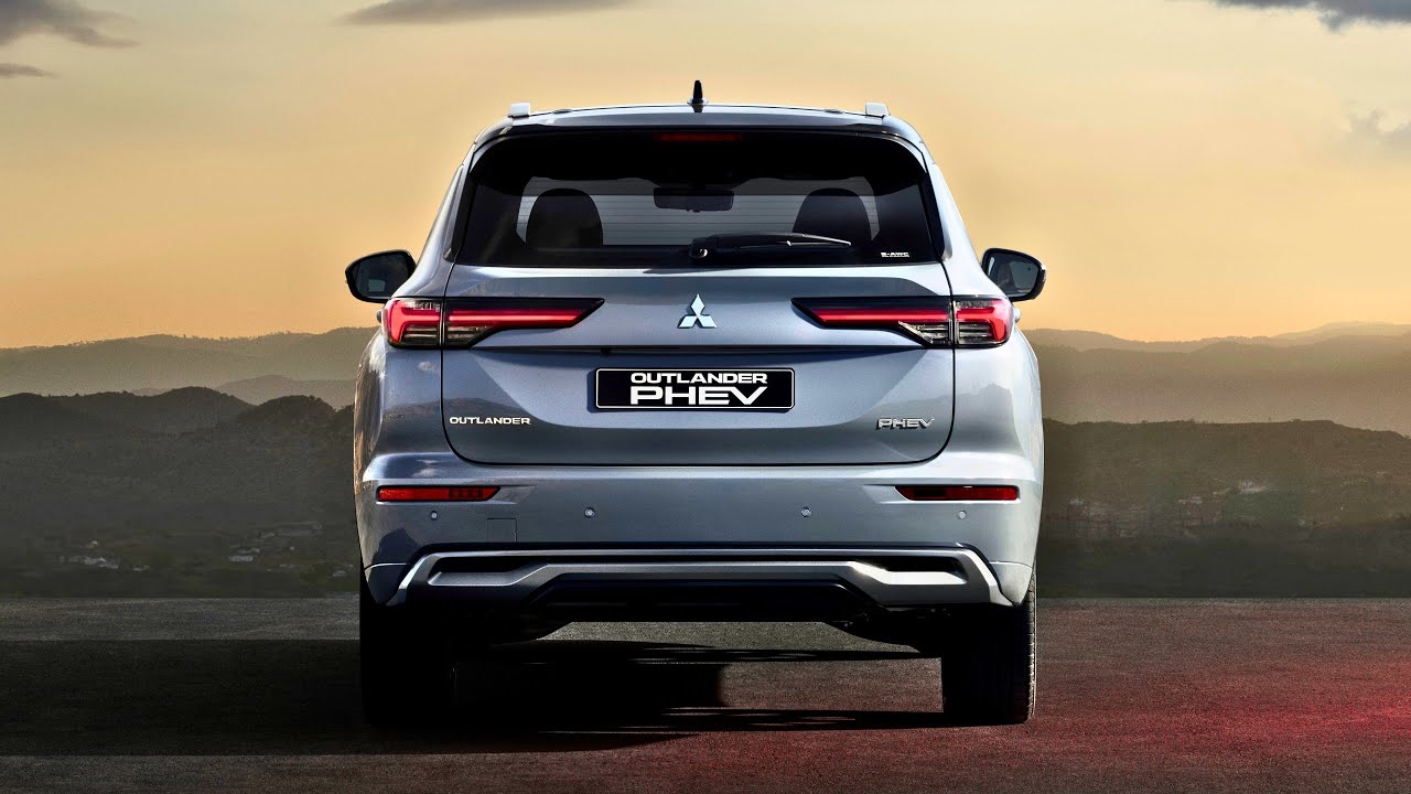 New 2025 Mitsubishi Outlander Review - Plug-in Hybrid Off-road SUV Features Performance