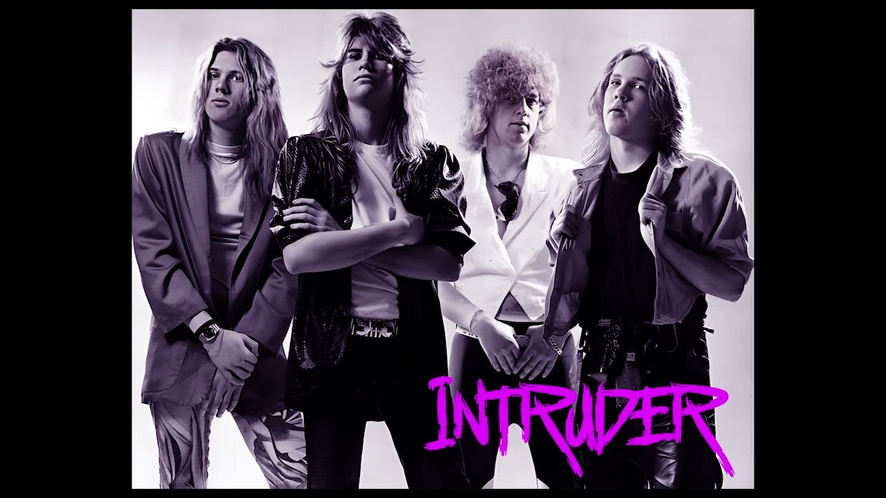 Intruder  - 06  - The Wave