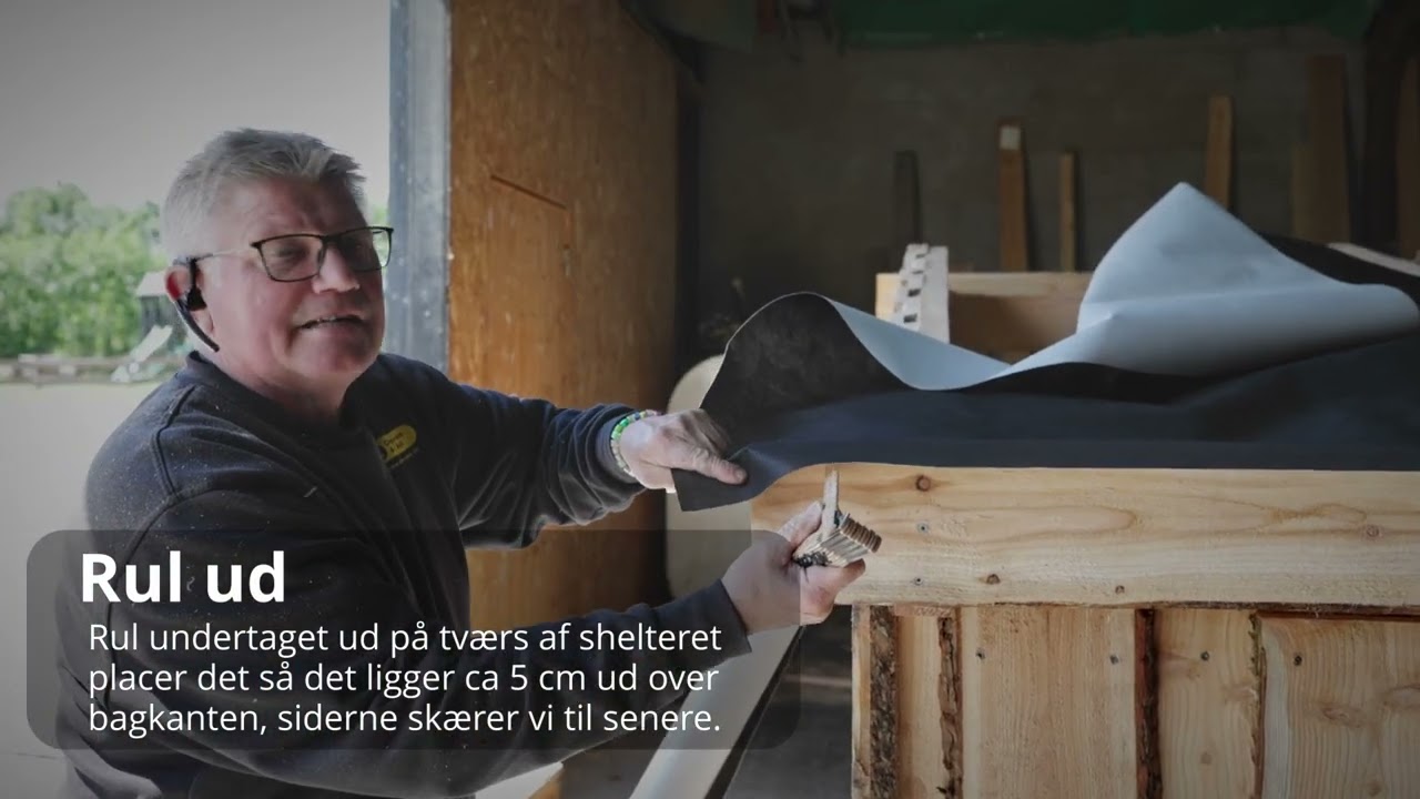 Montering af undertag i et Mini shelter fra Oksbøl Savværk