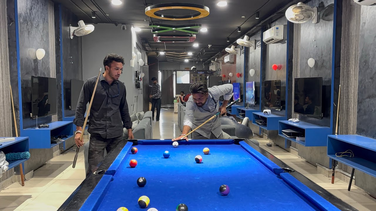 UT FAMOUS GAMING CENTRE 