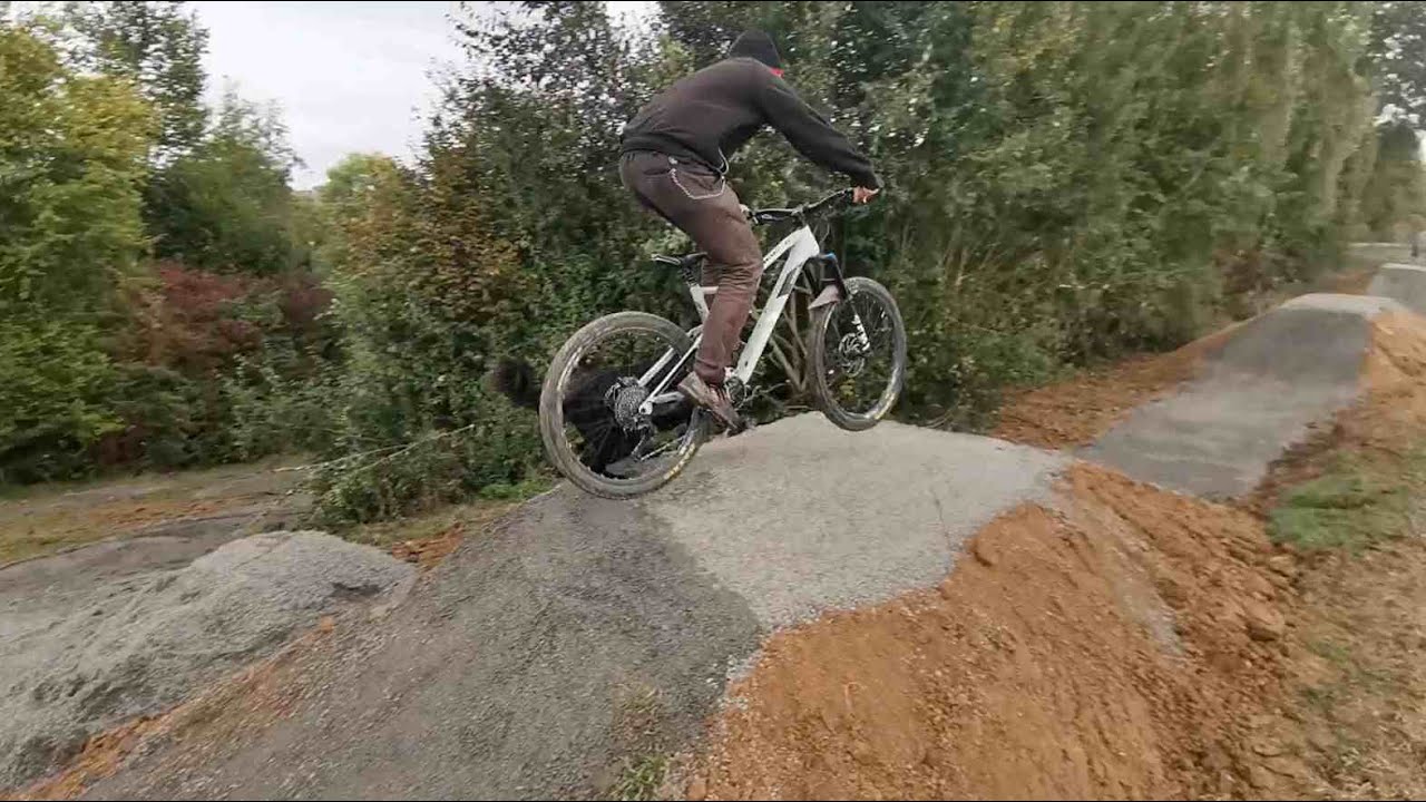 turbomatik.de, Dirtpark Helmstadt, Tricksprung, Table Jumps - Pumptrack & Jumpline Bikepark W&uuml;rzburg
