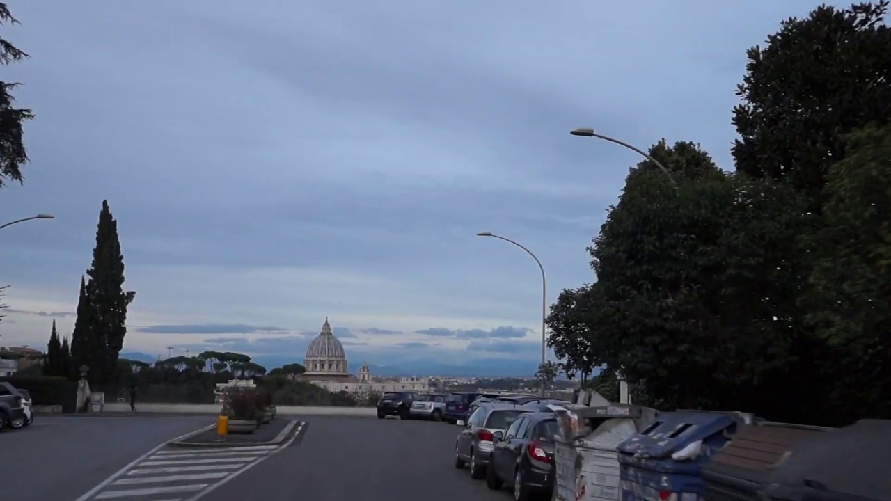 Roma - Via Nicol&ograve; Piccolomini - Cupola di San Pietro