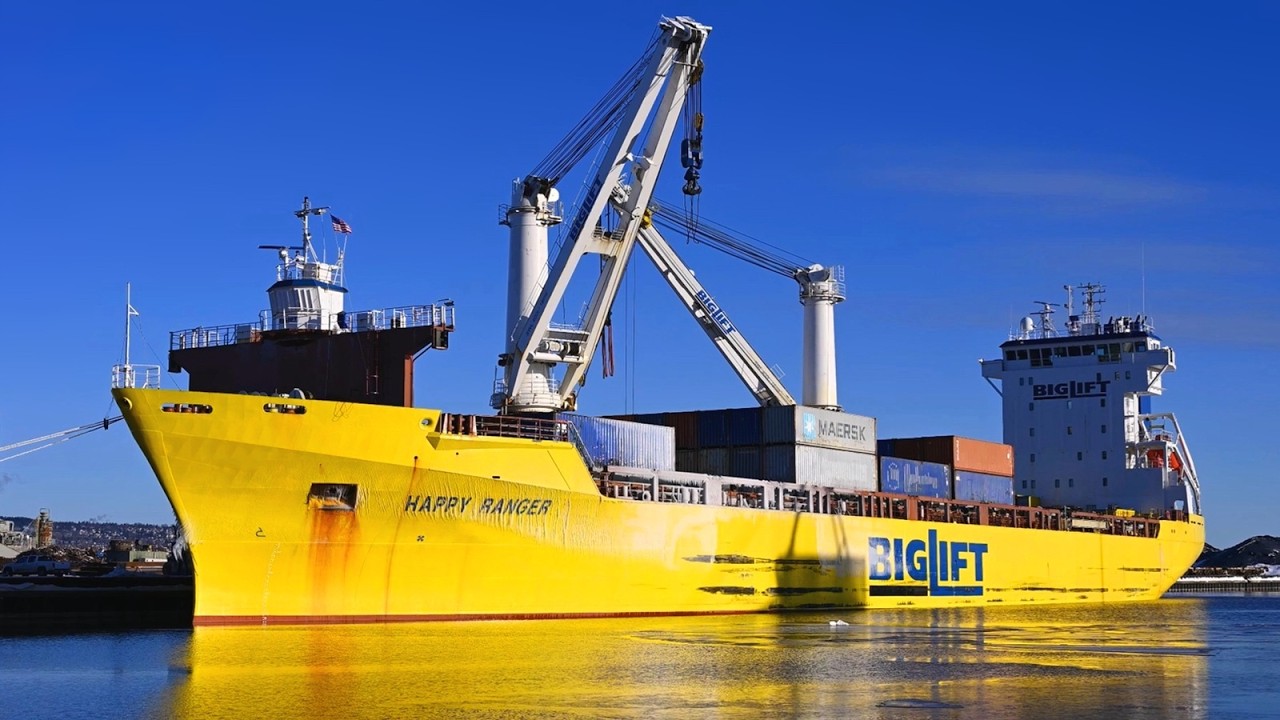 Happy Ranger - A Surprising Salute! Plus Unloading Action with Her Cranes
