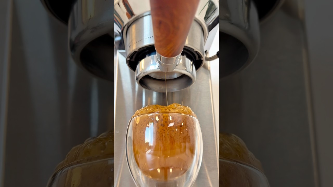 DIFERENCIA ENTRE CESTA PRESURIZADA Y SIN PRESURIZAR ⚠️ #espresso #cafe #delonghi #dedica