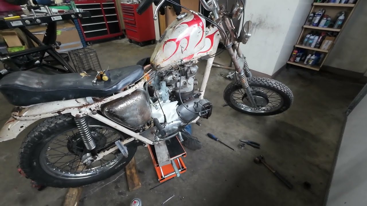 TRIUMPH CHOPPER White Trash Sunday funday with Justin