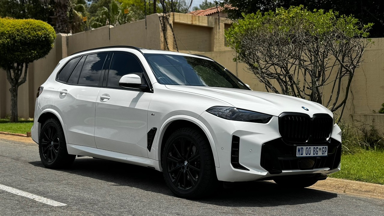 What makes the 2025 X5 xDrive30d the BEST LUXURY SUV?