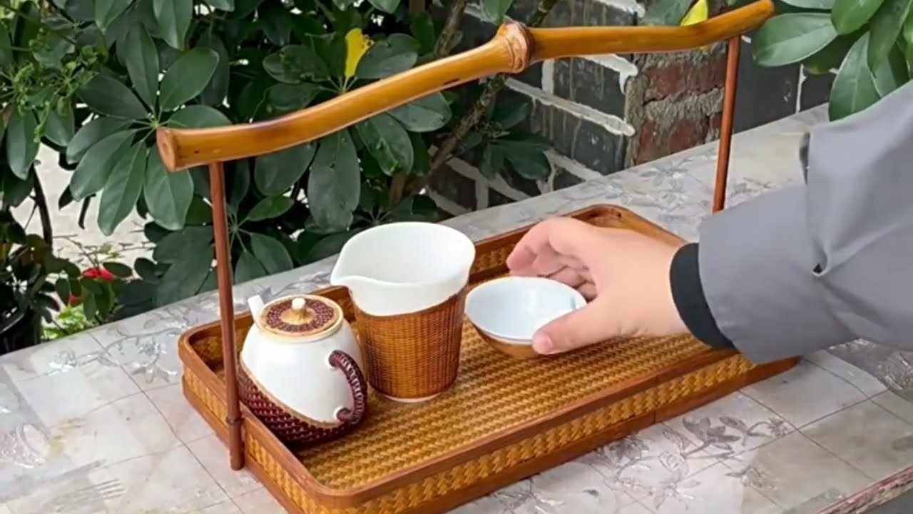 Chinese Qiongzhu Bamboo Handwoven Basket with Handle for Tea Tray