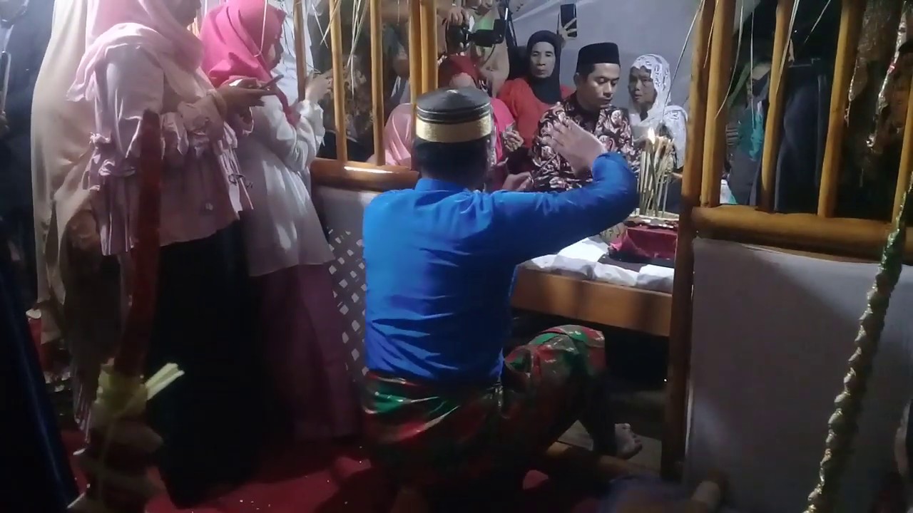 ANNGARUH..ADAT DIMALAM PACCI DIMAROS