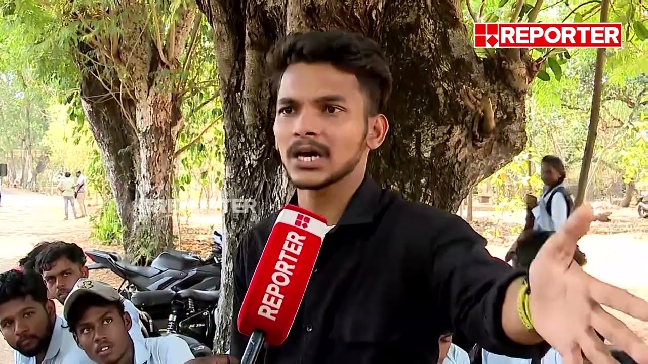 'കൃഷ്ണകുമാറിന് വോട്ട് ചോദിക്കാം സമ്മാനദാനം ചെയ്യാൻ പ്രിൻസിപ്പാളിനെയാണ് ഞങ്ങൾ നിശ്ചയിച്ചത്'