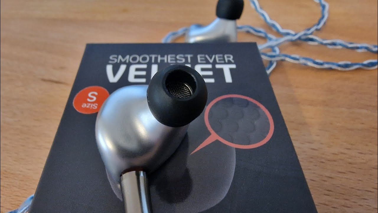 Divinus Velvet Review - Smooth(est)? And groove(est)?