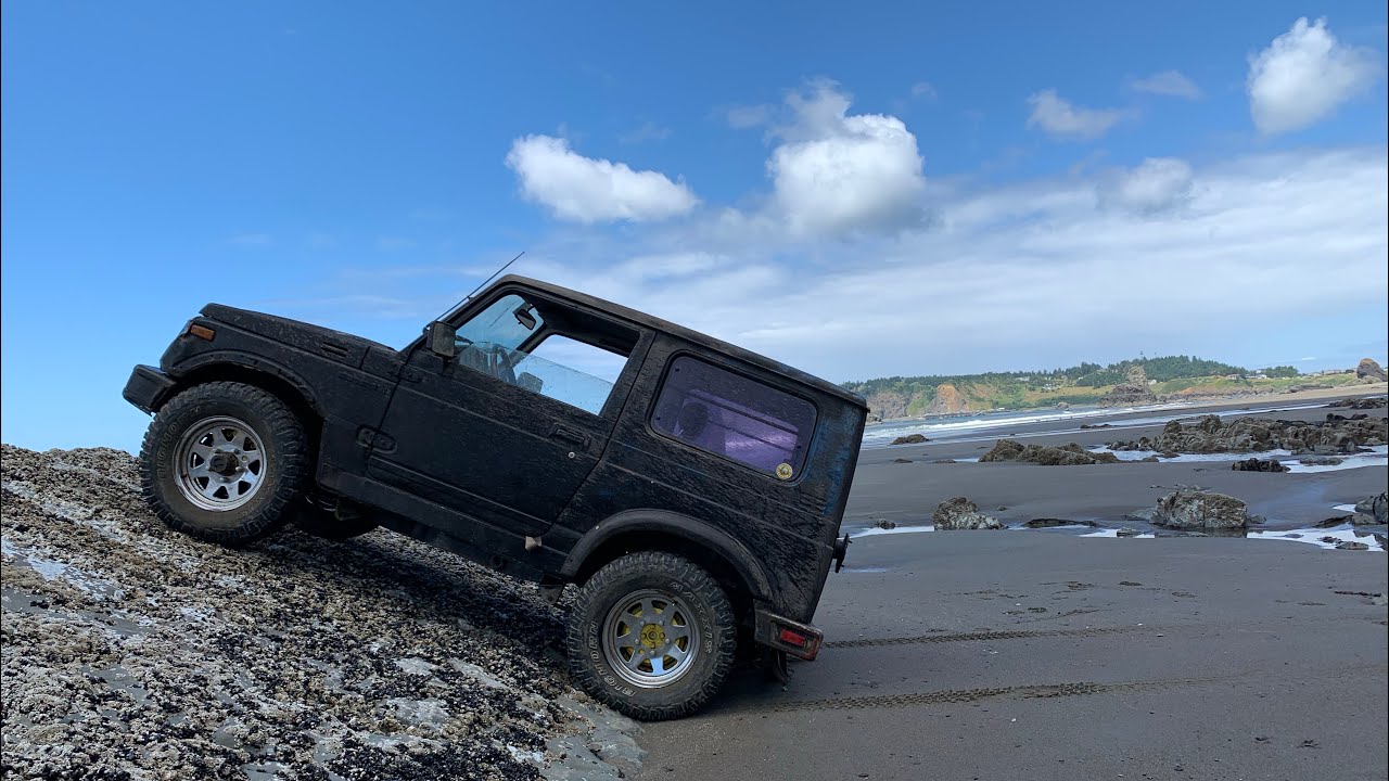 Suzuki Samurai off-roading
