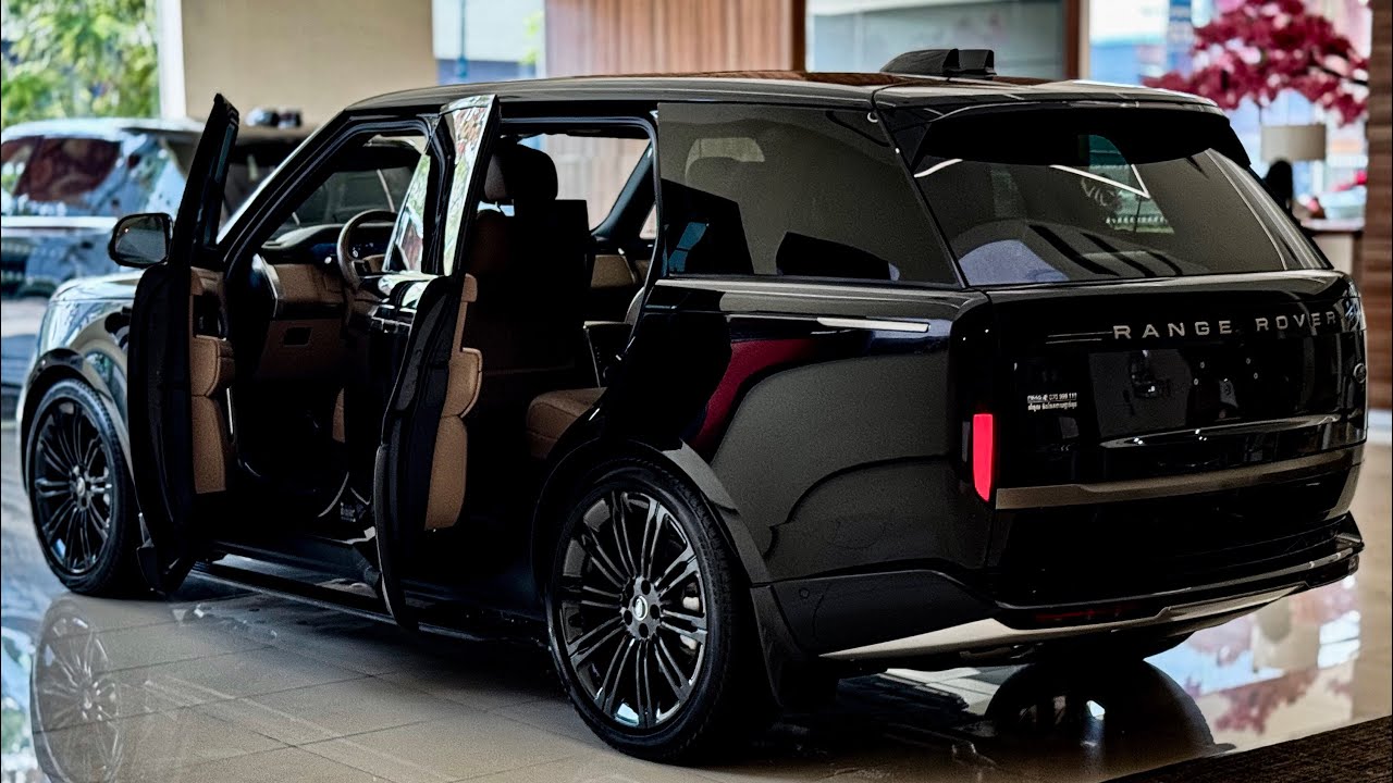 2025 Range Rover SE Sport - The King SUV Luxury 7 seater Santorini Black Metallic of the City