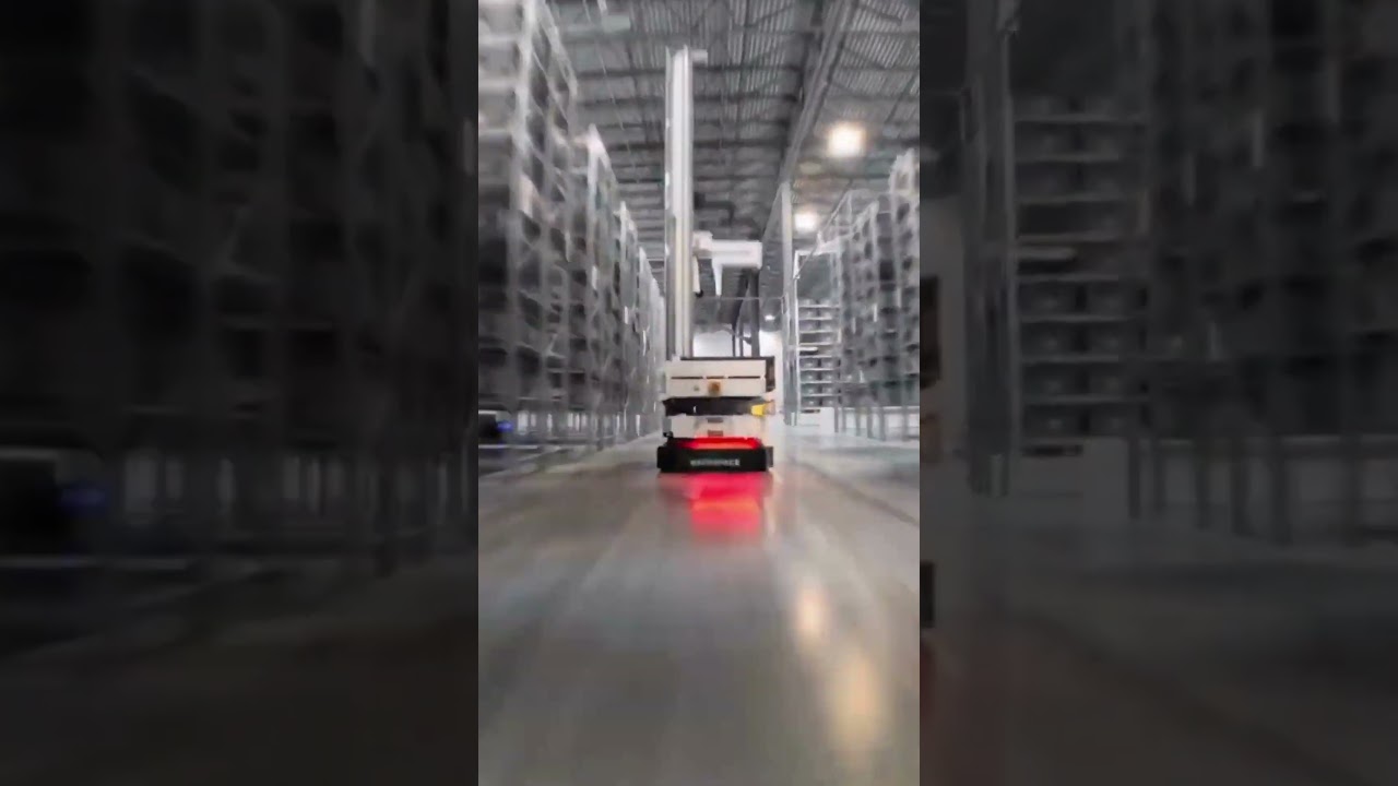The Warehouse Robot That Picks Orders Faster Than Humans! 🤖⚡