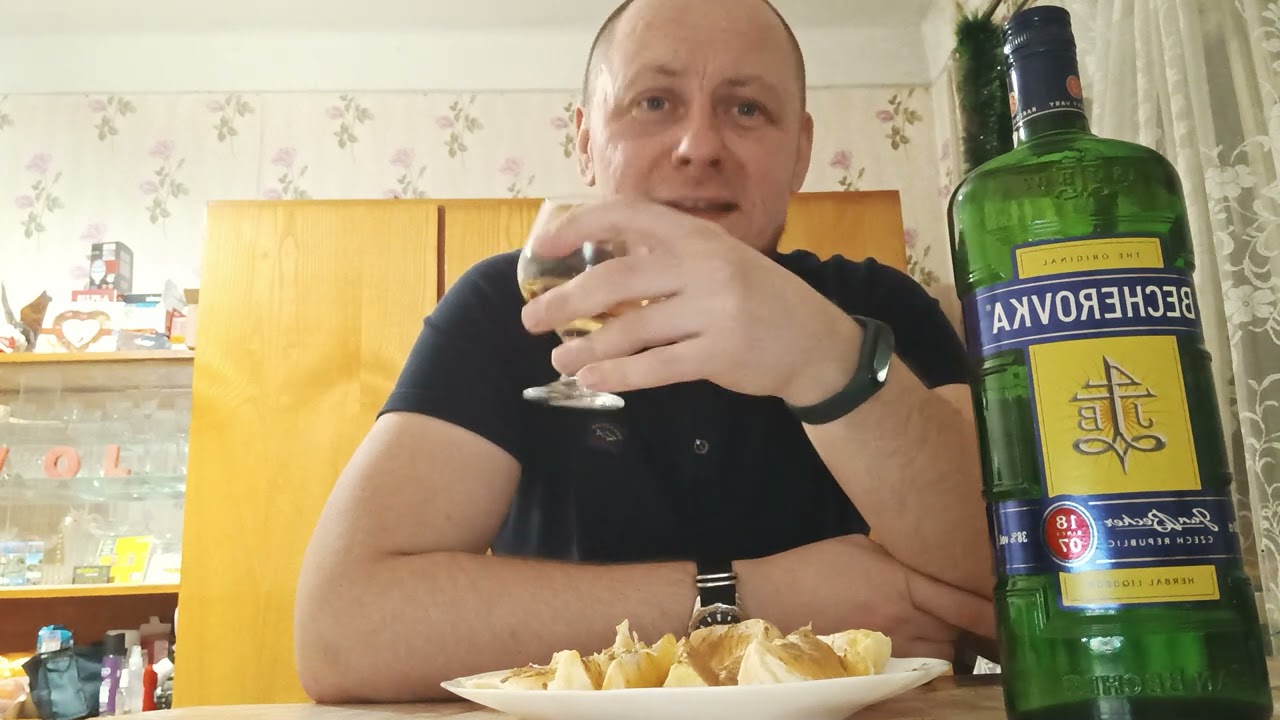 Обзор на 🇨🇿  ликёр-настойку Becherovka.